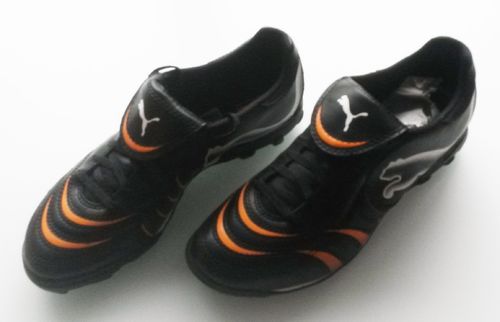 (414) Puma powercat 4.10 TT JR astro trainers football boots Size 5 BNIB