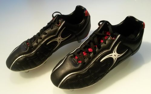 (423) Gilbert Sidestep LO rugby football boots size 2 BNIB